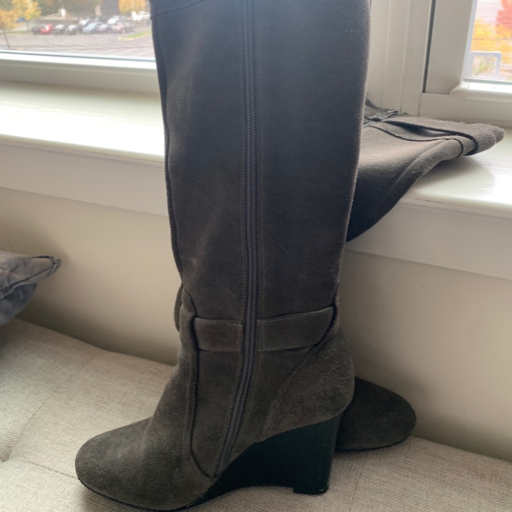 Suede Gray Boots, Adjustable Width - image 4